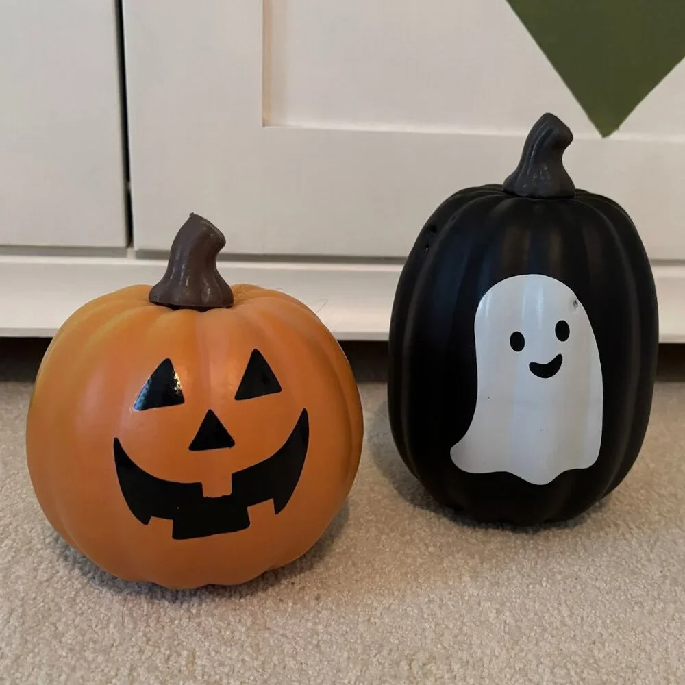 LIKE NEW! Target Orange/Black Jack o' Lantern and Ghost Pumpkins